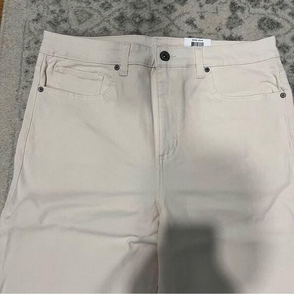 NWT Style & Co High Rise Straight Leg Mom Jeans Sunshine Light Size 14 - Picture 2 of 10